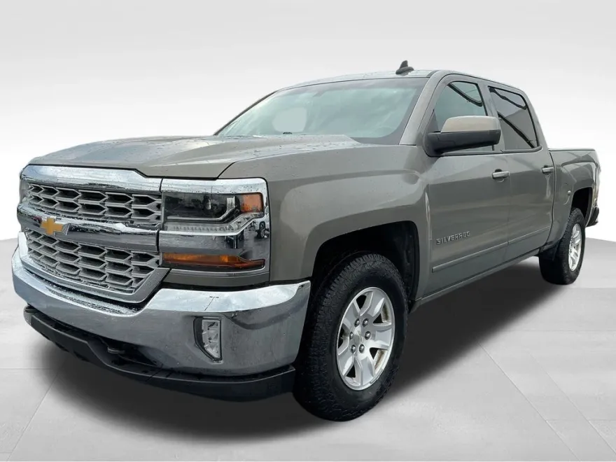 2017 Chevrolet Silverado 1500 LT photo 1