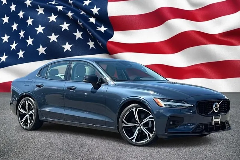 2024 Volvo S60 B5 Plus photo 1
