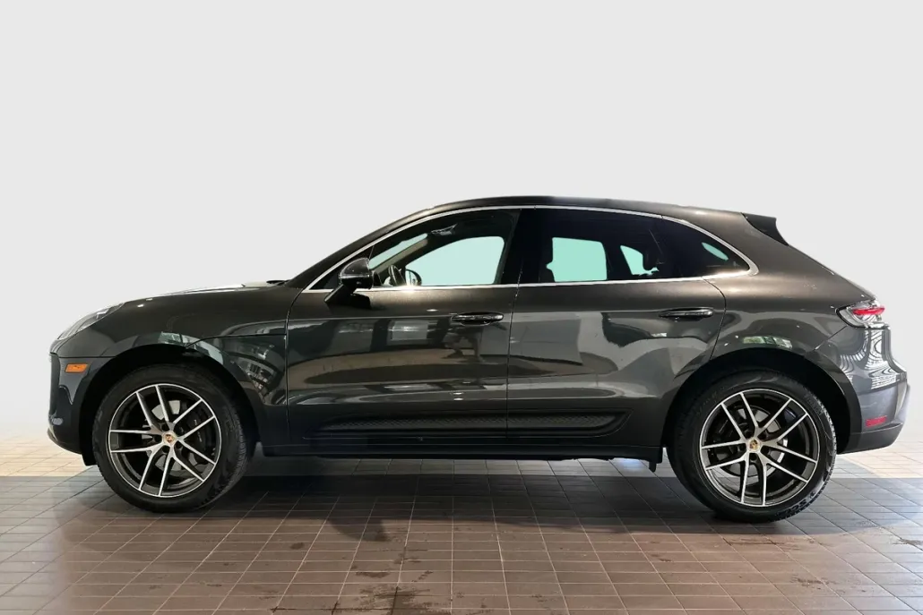 2024 Porsche Macan Base photo 1
