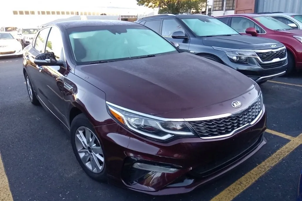 2019 Kia Optima LX photo 1