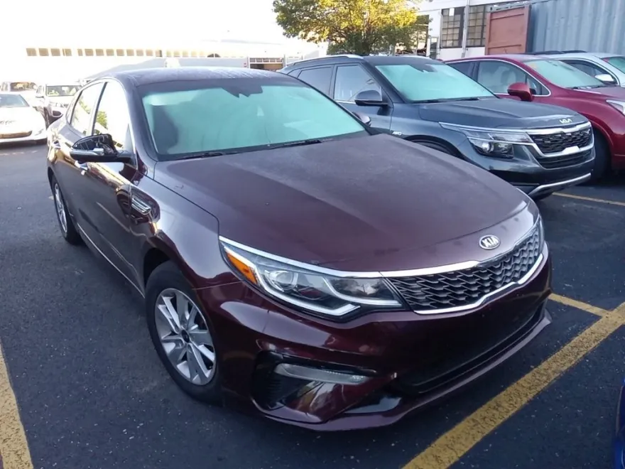2019 Kia Optima LX photo 1