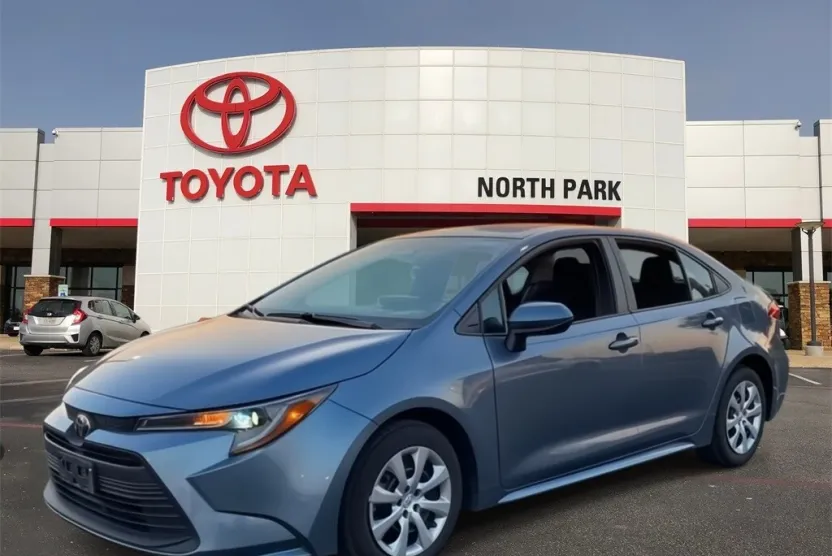 2024 Toyota Corolla LE photo 1