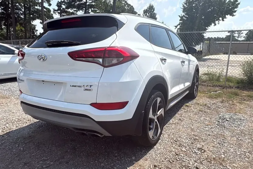 2017 Hyundai Tucson Limited Sport photo 1