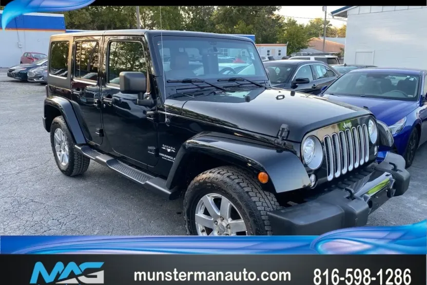 2017 Jeep Wrangler Unlimited Sahara photo 1
