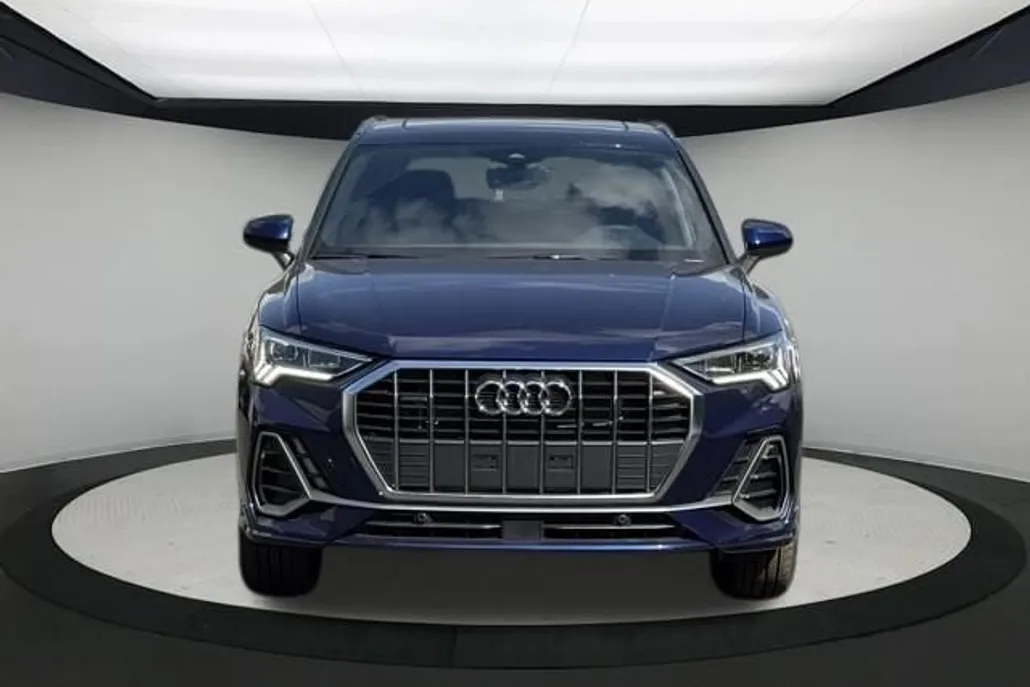 2025 Audi Q3 45 TFSI S line Premium photo 1