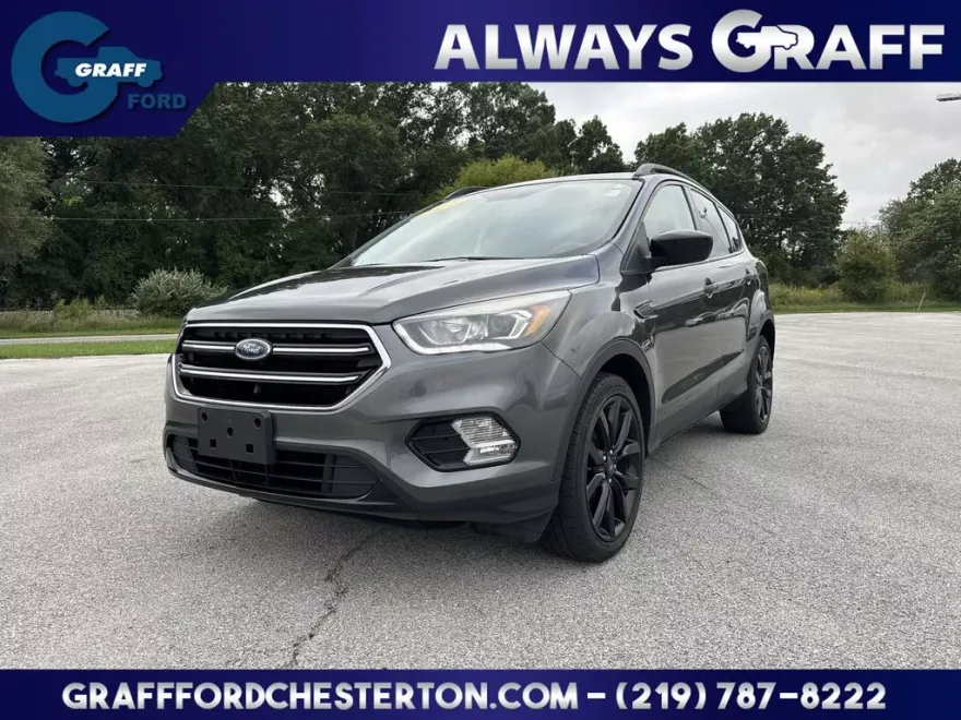 2017 Ford Escape SE Sport photo 1