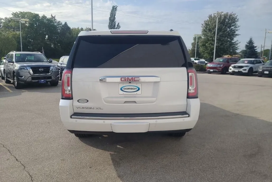 2018 Gmc Yukon XL Denali photo 1