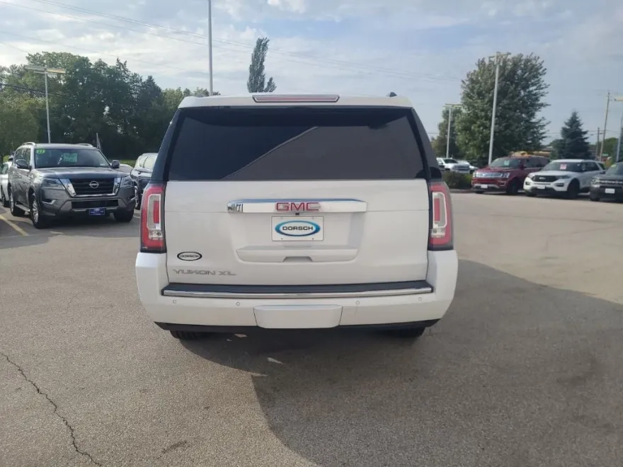 2018 Gmc Yukon XL Denali photo 1