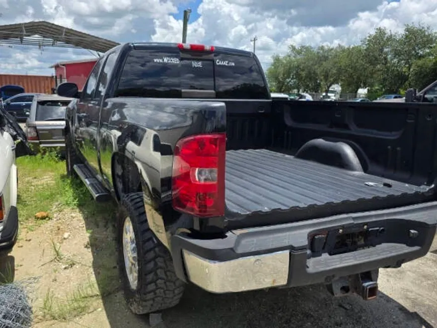 2013 Chevrolet Silverado 2500HD LT photo 1