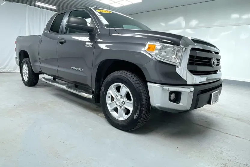 2014 Toyota Tundra SR5 Double Cab photo 1
