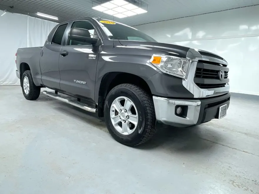 2014 Toyota Tundra SR5 Double Cab photo 1