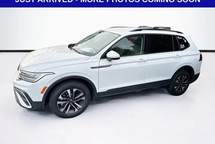 2022 Volkswagen Tiguan S photo 1