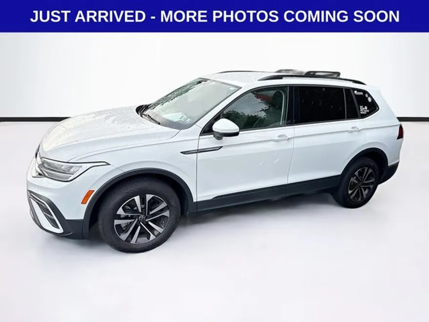 2022 Volkswagen Tiguan S photo 1