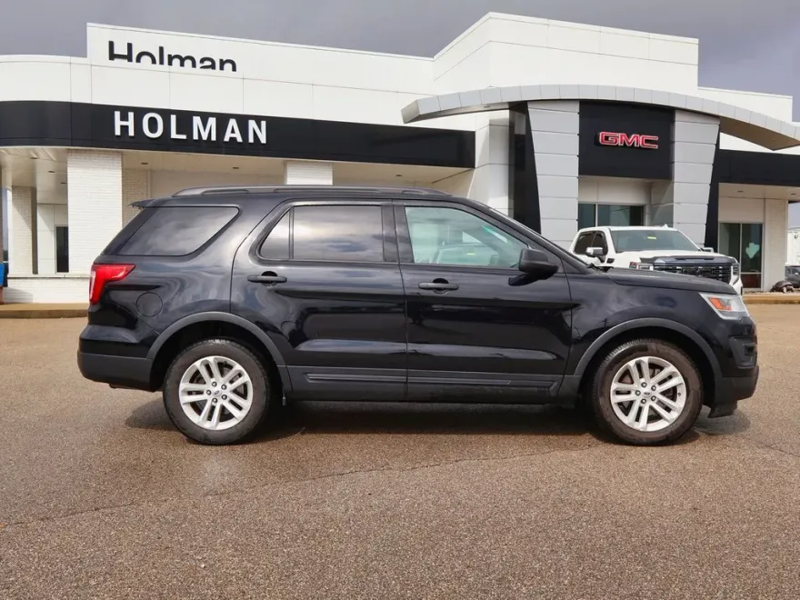 2016 Ford Explorer Base photo 1