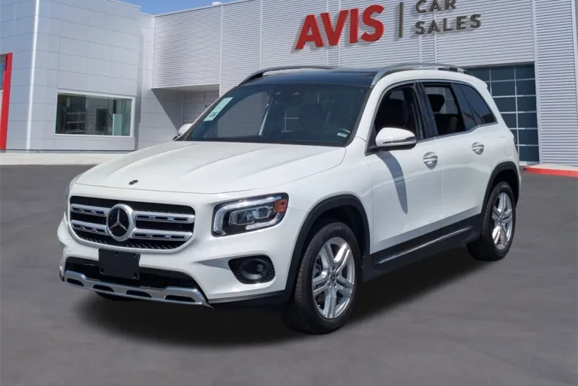2023 Mercedes Benz GLB 250 4MATIC photo 1