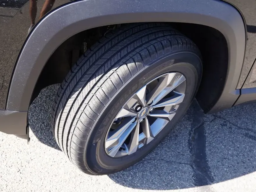 2026 Chevrolet Equinox LT photo 1