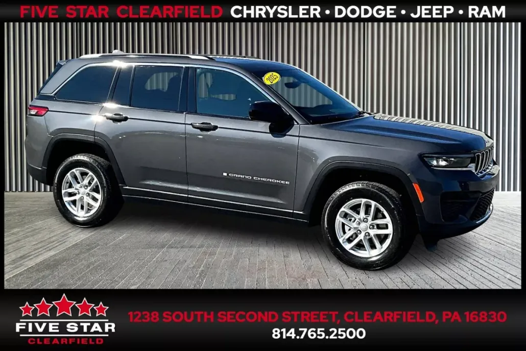2025 Jeep Grand Cherokee Laredo photo 1
