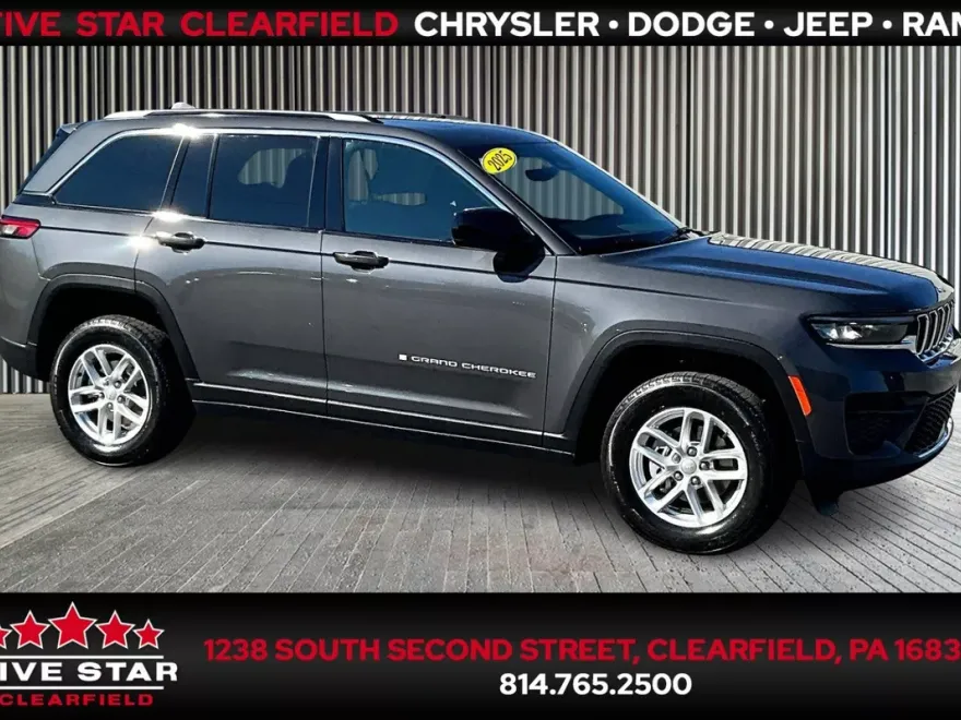 2025 Jeep Grand Cherokee Laredo photo 1