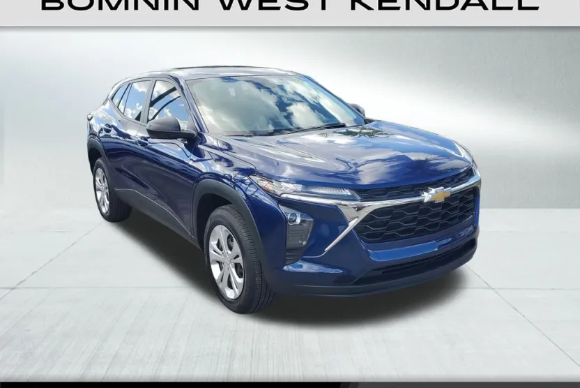 2024 Chevrolet Trax LS photo 1