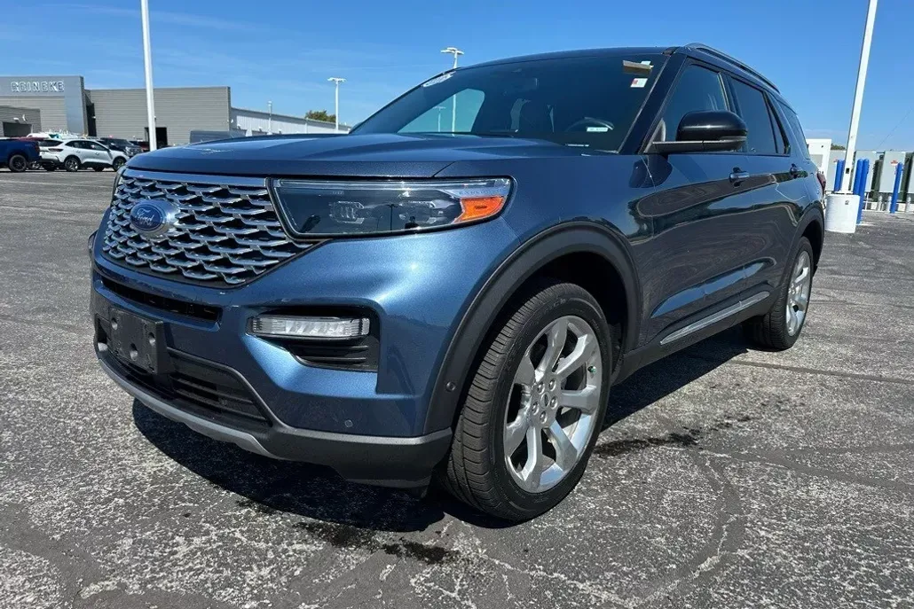 2020 Ford Explorer Platinum photo 1