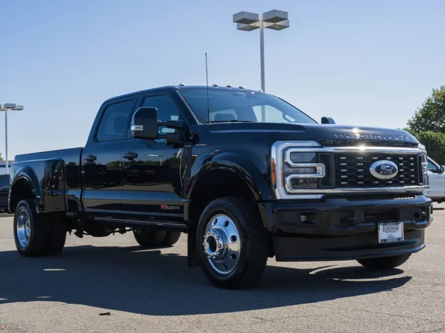2025 Ford F-450 Platinum photo 1