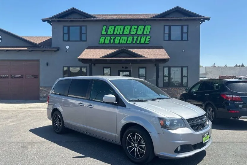 2018 Dodge Grand Caravan SE Plus photo 1