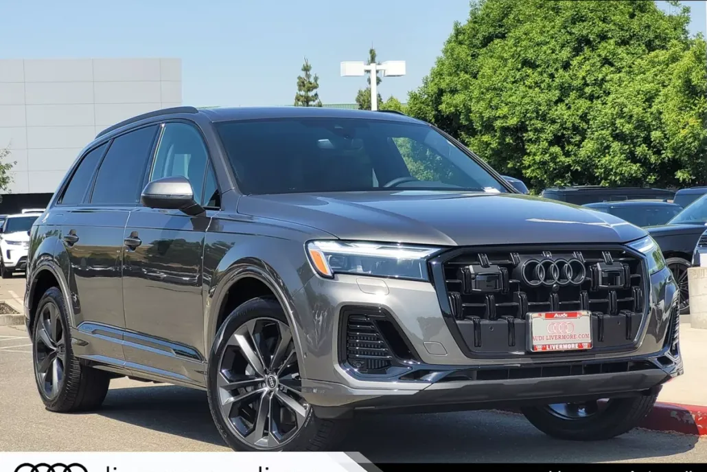 2025 Audi Q7 55 Premium Plus photo 1