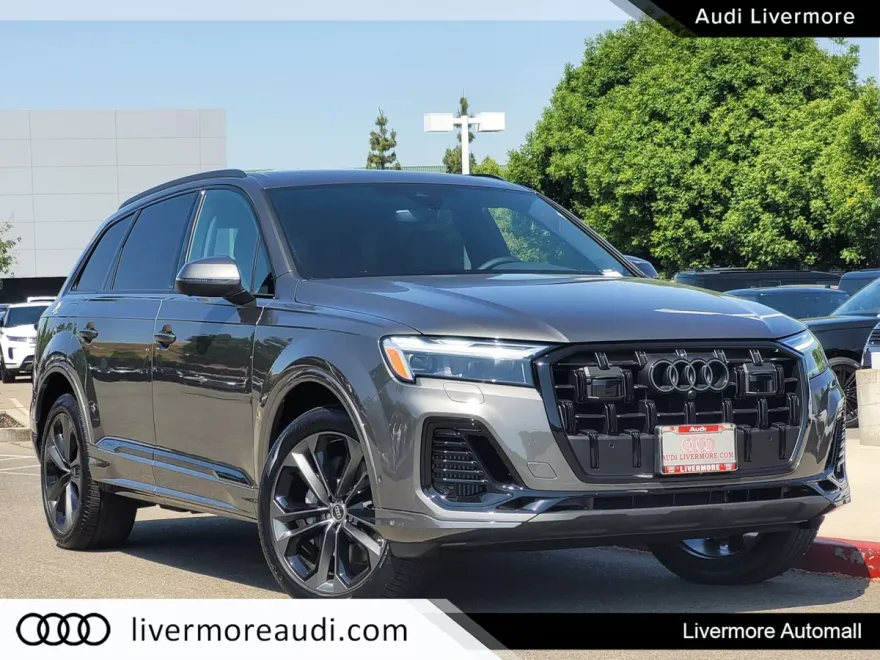 2025 Audi Q7 55 Premium Plus photo 1