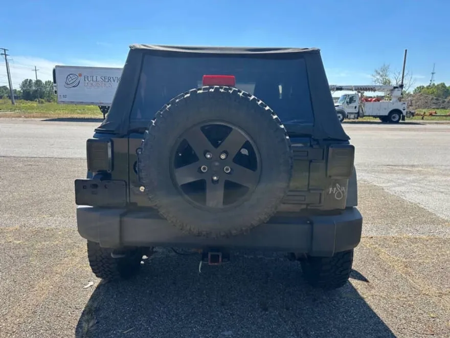 2011 Jeep Wrangler Rubicon photo 1