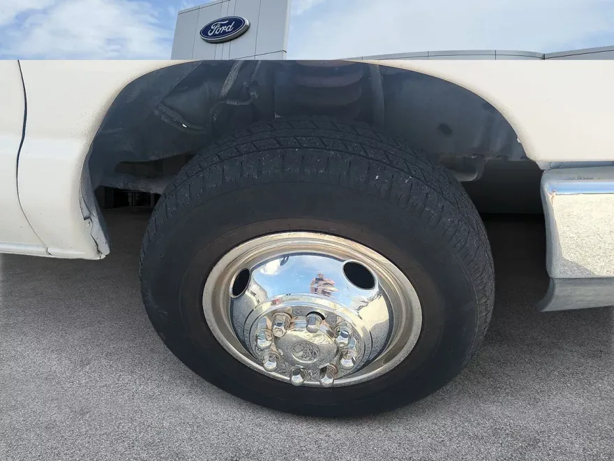 2008 Ford E-350 photo 1