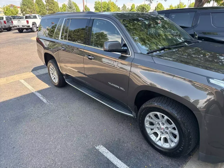 2020 Gmc Yukon XL SLT photo 1