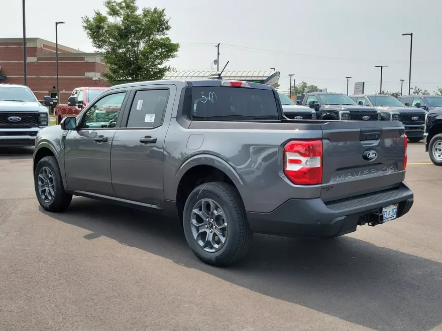 2025 Ford Maverick XLT photo 1