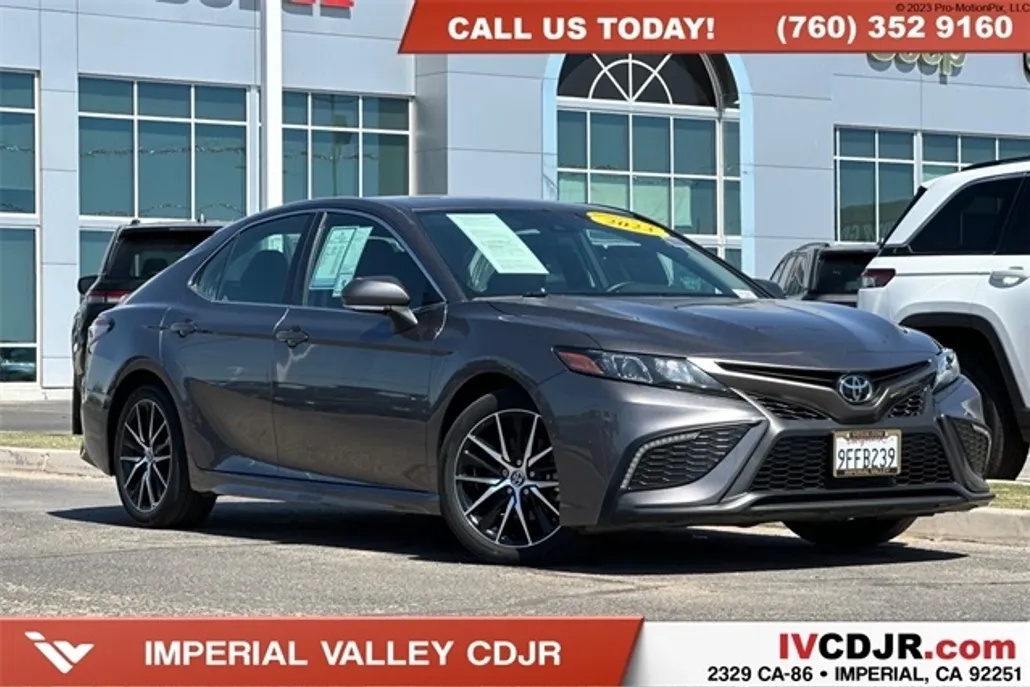 2023 Toyota Camry SE photo 1
