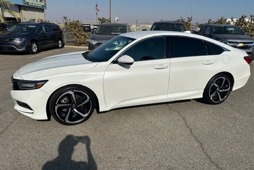 2019 Honda Accord Sport photo 1