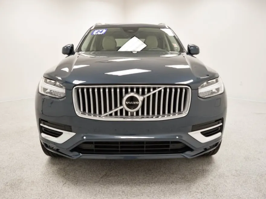2024 Volvo XC90 Plus photo 1