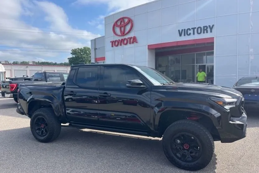 2025 Toyota Tacoma TRD Pro 4x4 photo 1