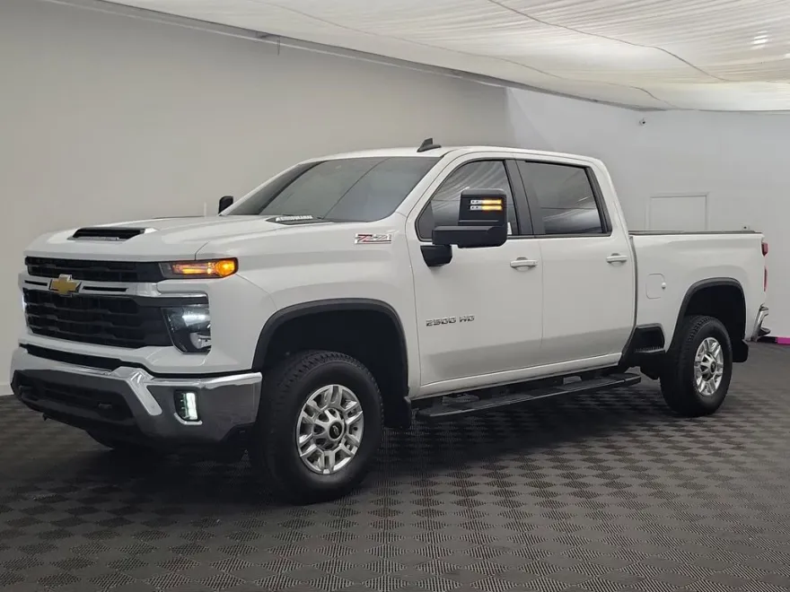 2024 Chevrolet Silverado 2500HD LT photo 1