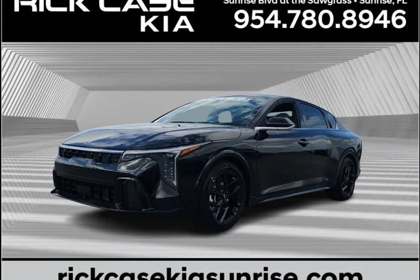 2025 Kia K4 GT-Line Turbo photo 1