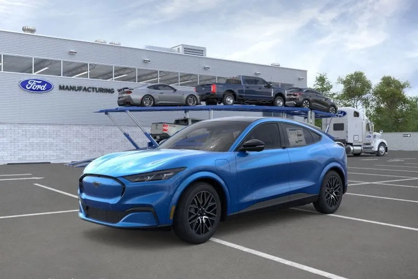 2025 Ford Mustang Mach-E Premium photo 1
