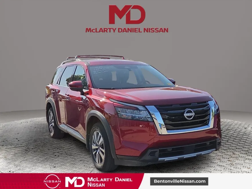 2024 Nissan Pathfinder SL photo 1