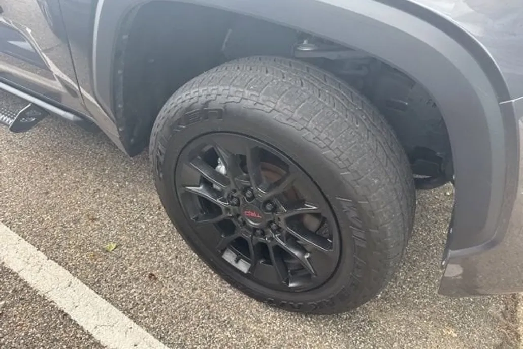 2023 Toyota Tundra SR5 photo 1