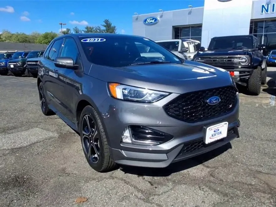 2021 Ford Edge ST photo 1
