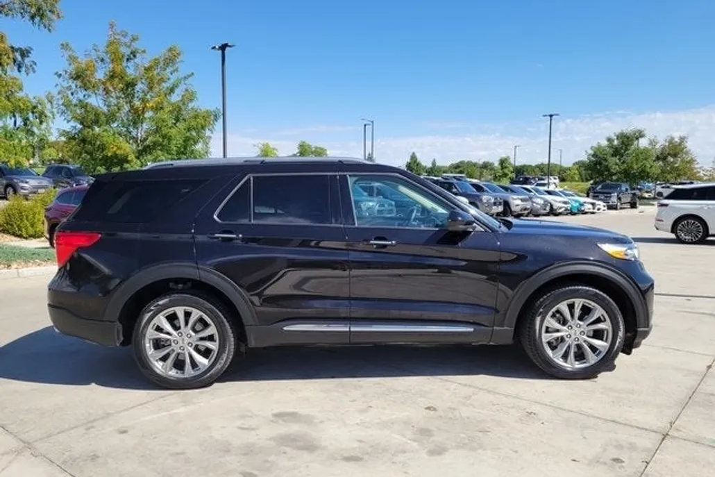 2024 Ford Explorer Limited photo 1