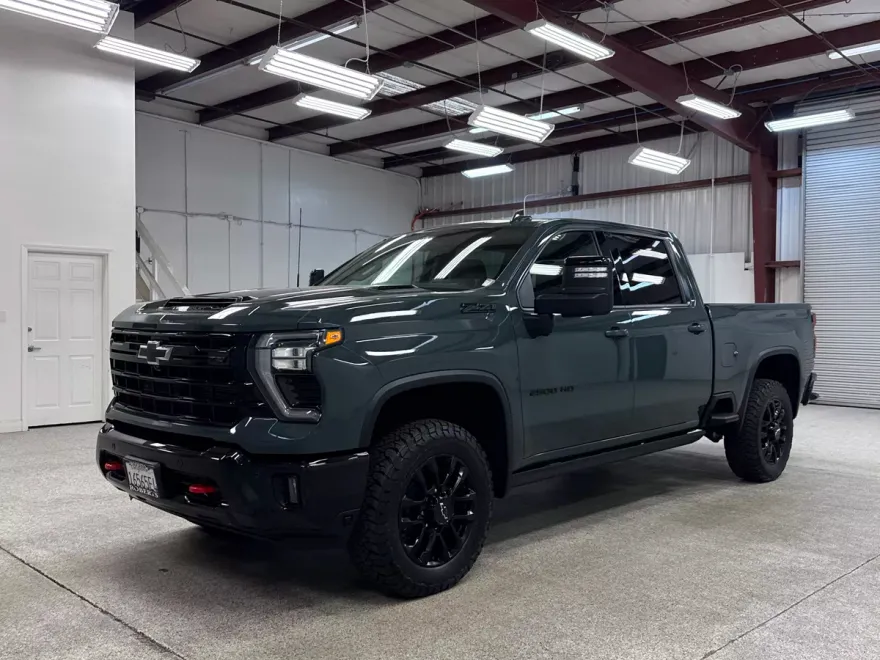 2025 Chevrolet Silverado 2500HD LTZ photo 1