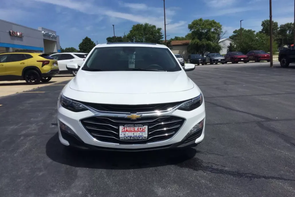 2024 Chevrolet Malibu 1LT photo 1