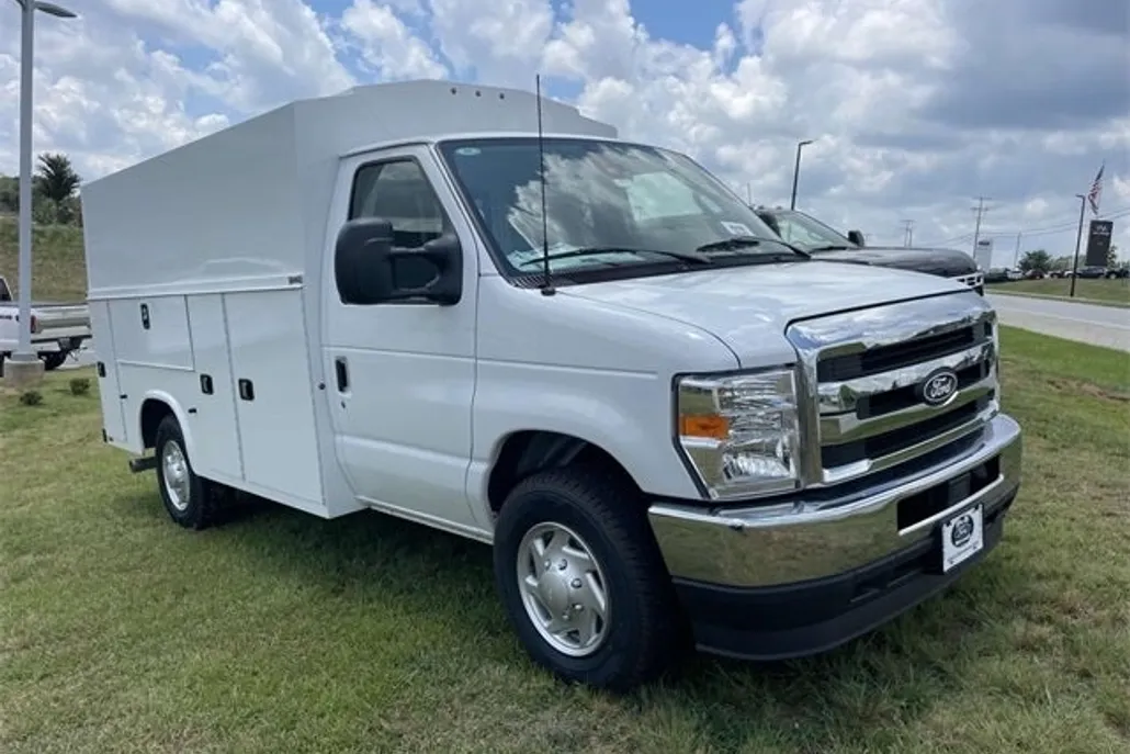 2026 Ford E-350 Base photo 1