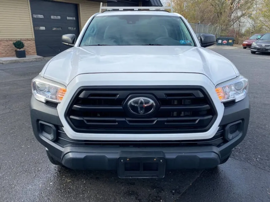 2019 Toyota Tacoma SR photo 1