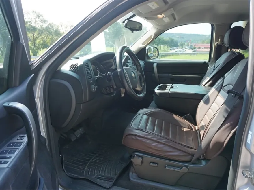 2012 Chevrolet Silverado 1500 LT photo 1