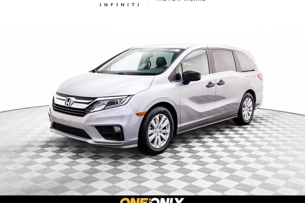2018 Honda Odyssey LX photo 1