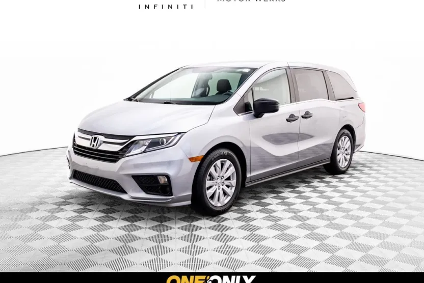 2018 Honda Odyssey LX photo 1